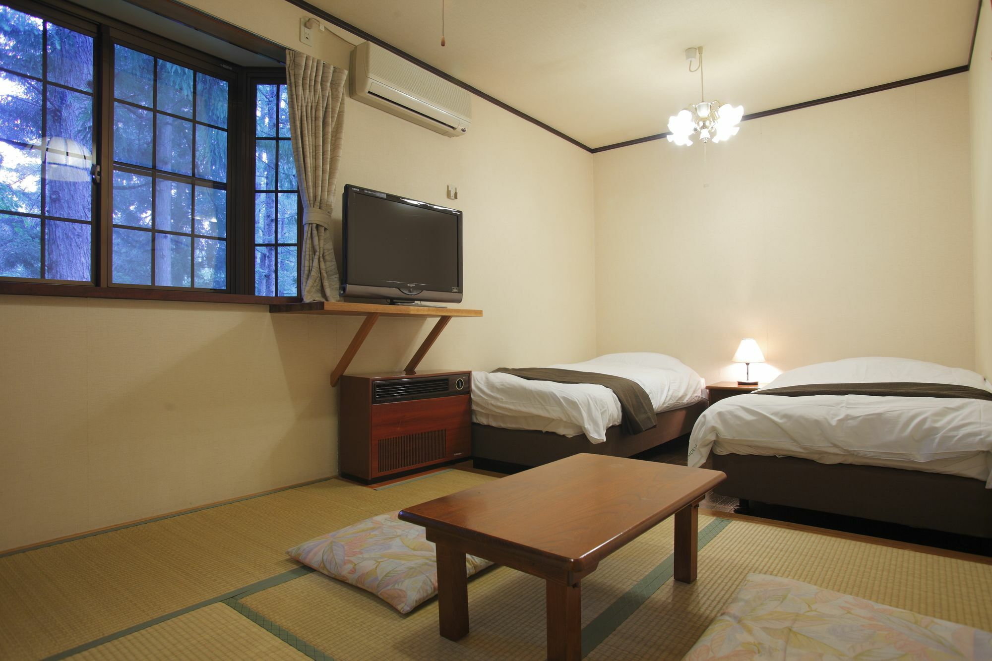 Hakubagoryu Pension&Logcottage Arumu Exterior photo